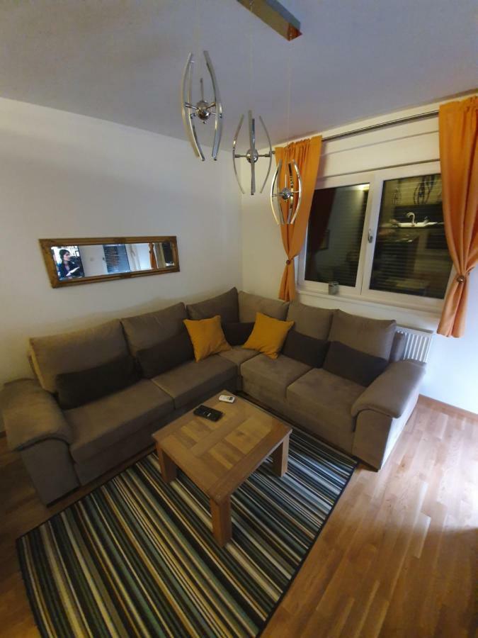 Apartman Lux Doboj Eksteriør billede