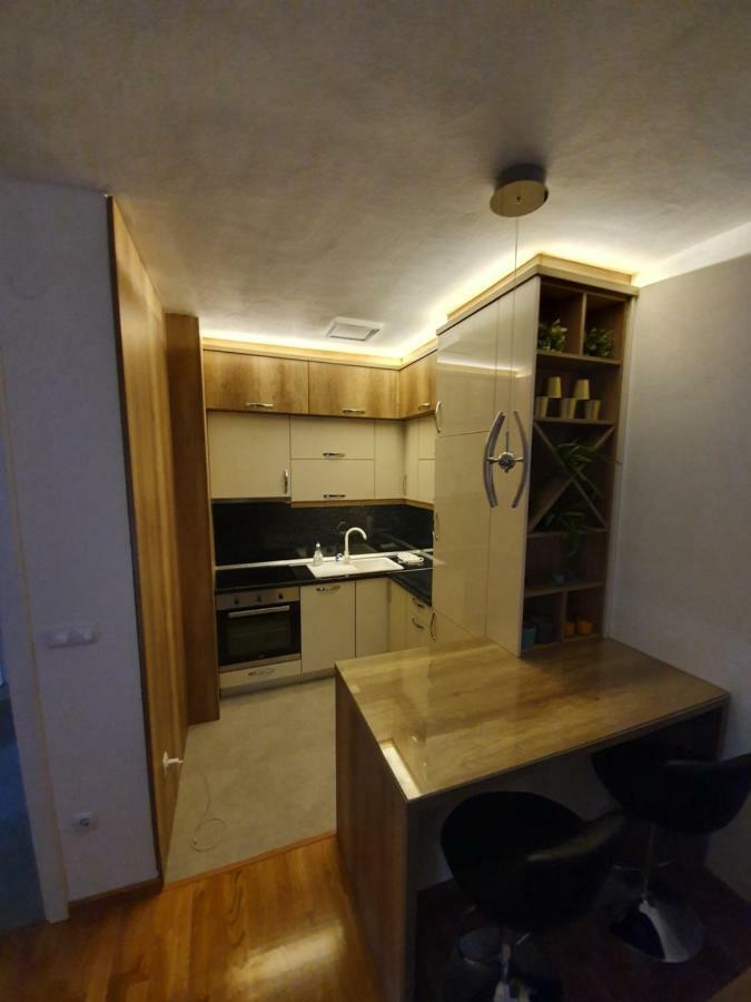 Apartman Lux Doboj Eksteriør billede