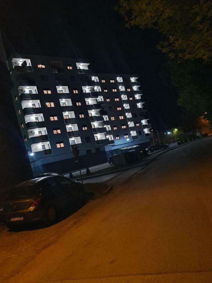 Apartman Lux Doboj Eksteriør billede