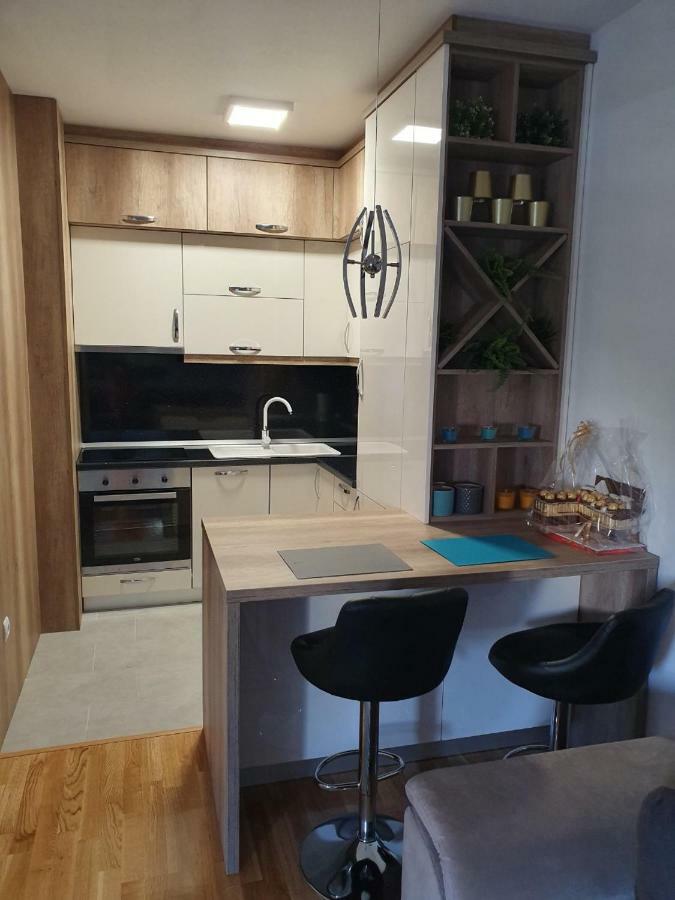 Apartman Lux Doboj Eksteriør billede