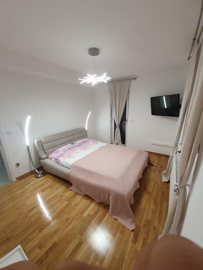 Apartman Lux Doboj Eksteriør billede